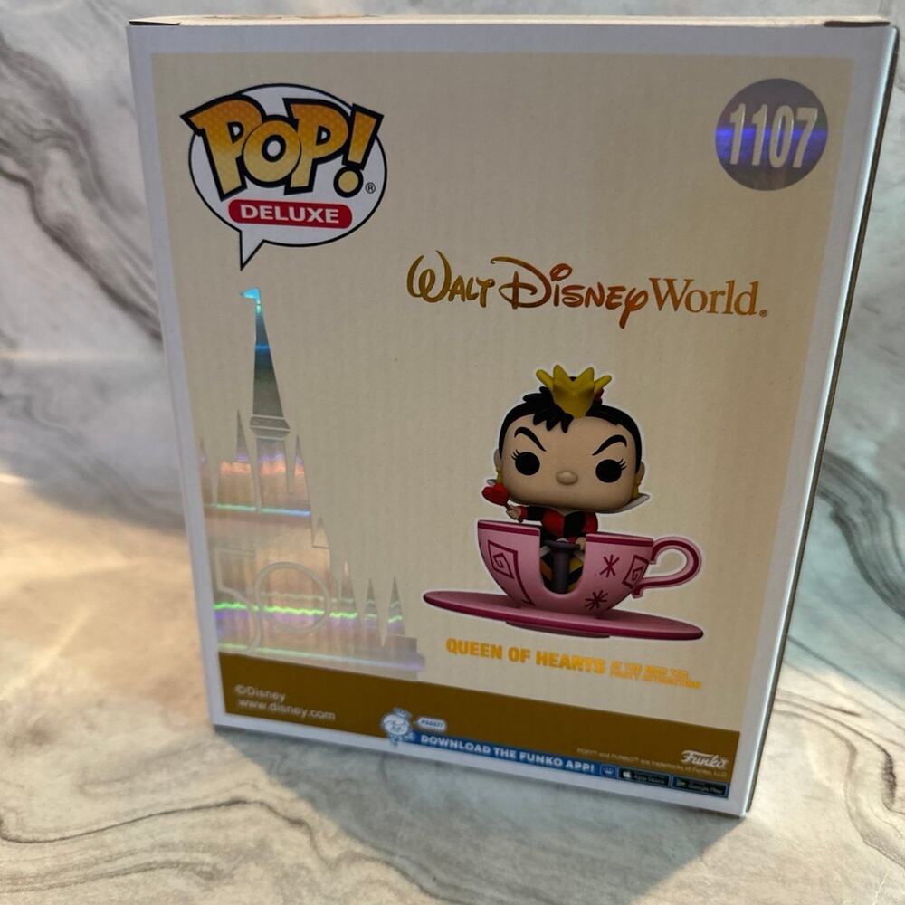 Queen of hearts funko pop 1107. Listing #1 - Picture 4 of 6